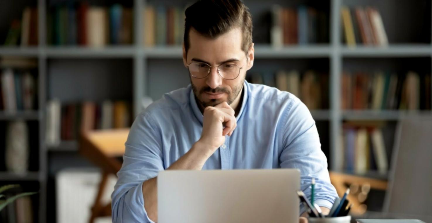 Участники программы обсуждают личные проекты в светлом пространстве Zentos Prime